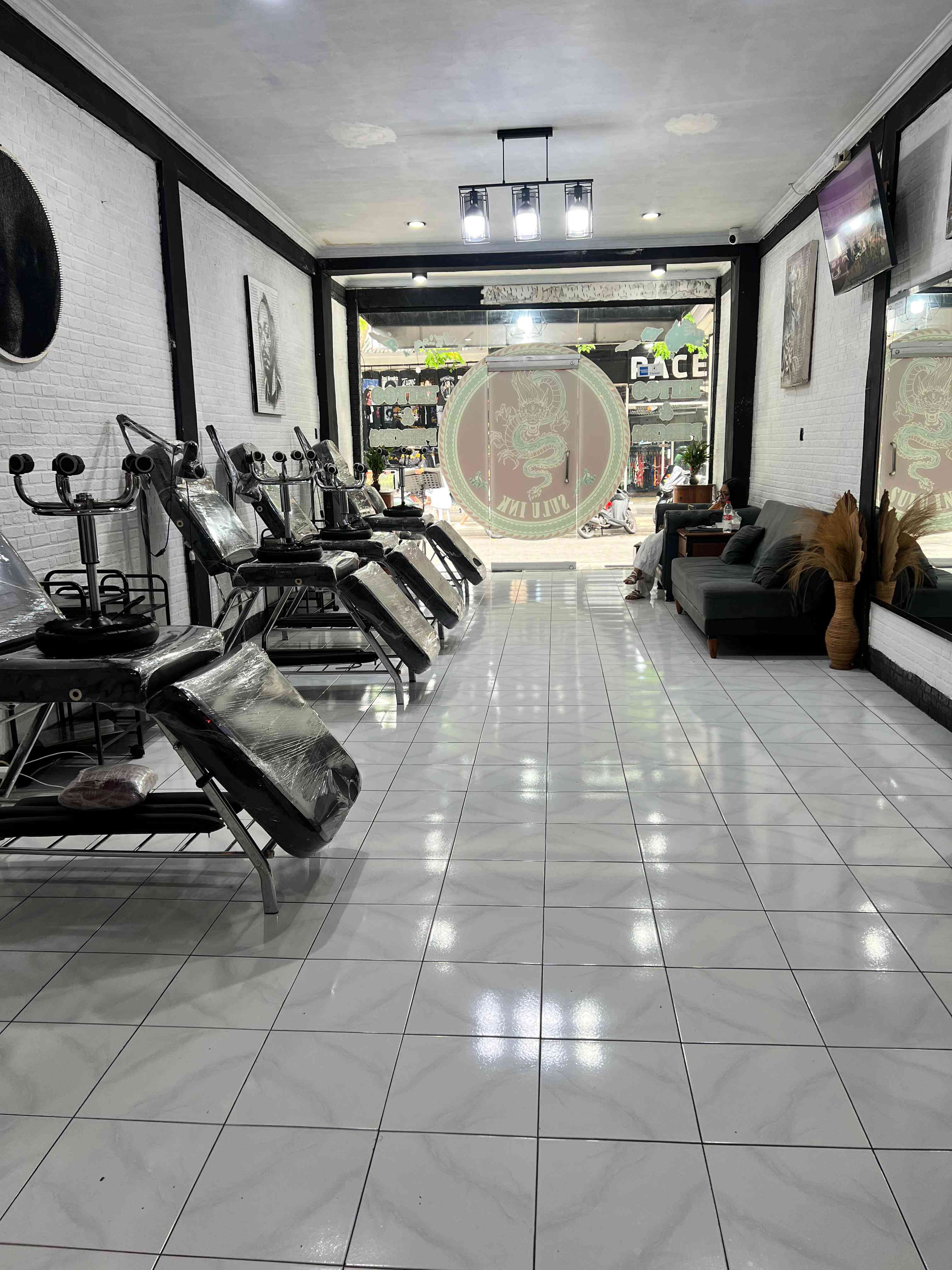 Tattoo Studio 12